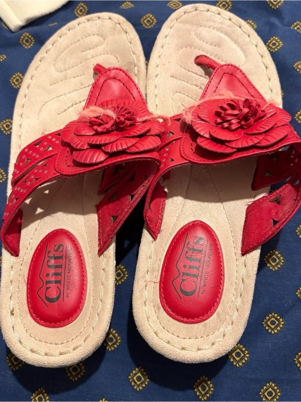 Cliffs by WHITE MOUNTAIN Red Floral Toe-Post Slide Sandals